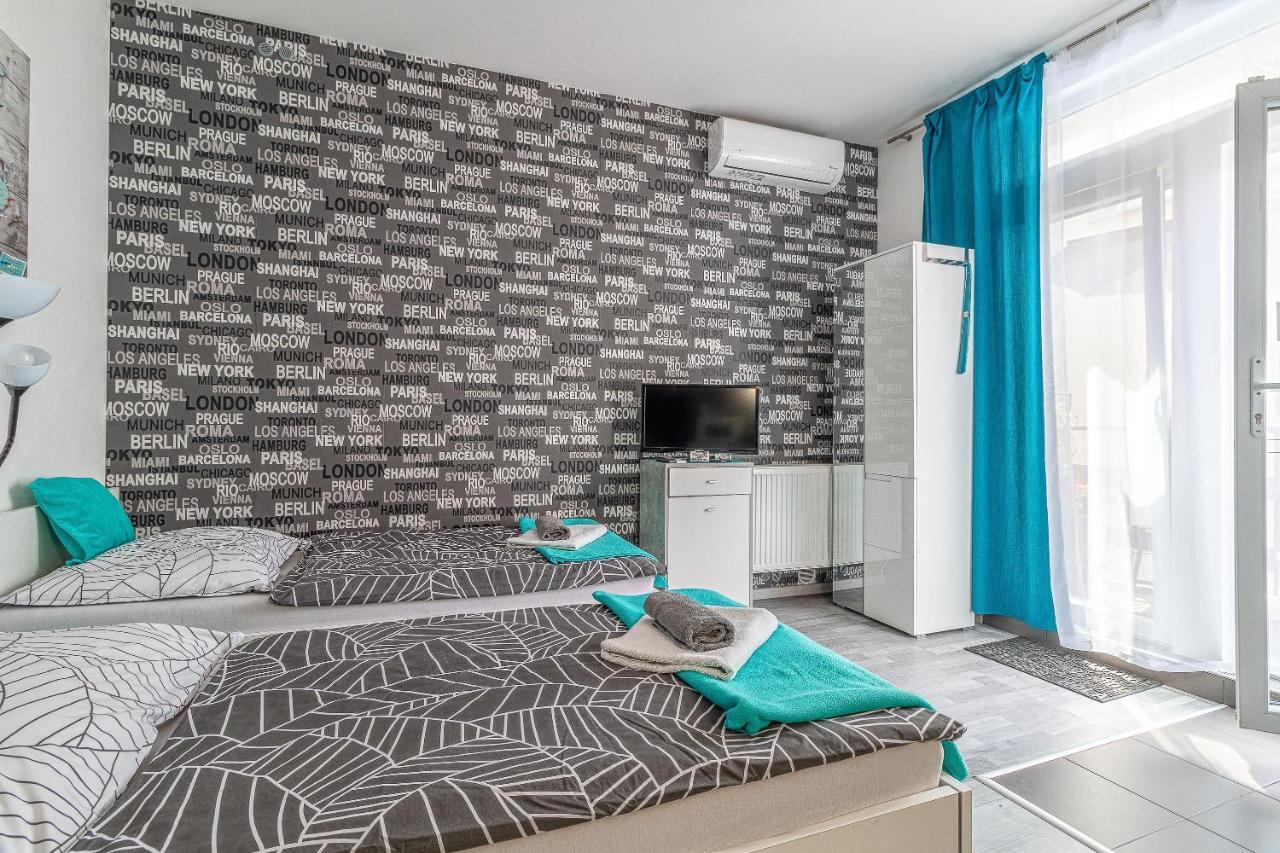 Bratislava -Apartment Near The City Center With A Balcony Bagian luar foto